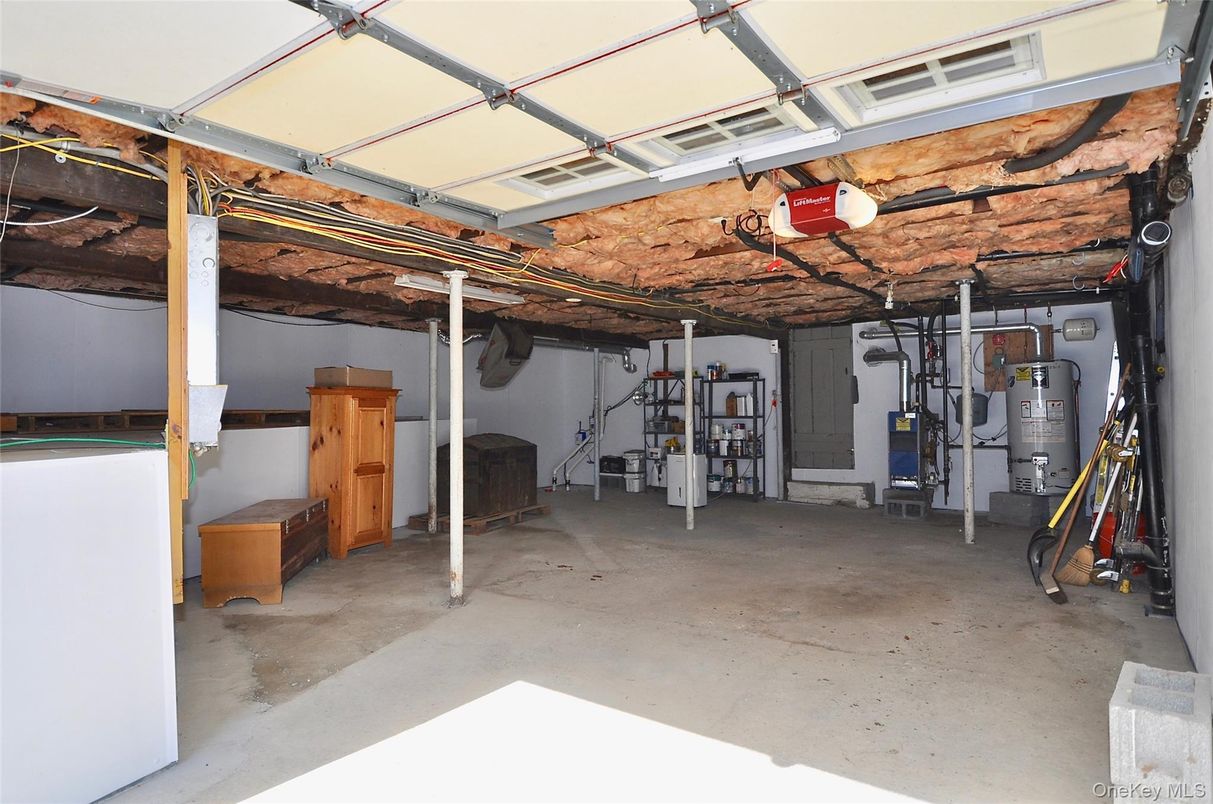 Garage, Interior