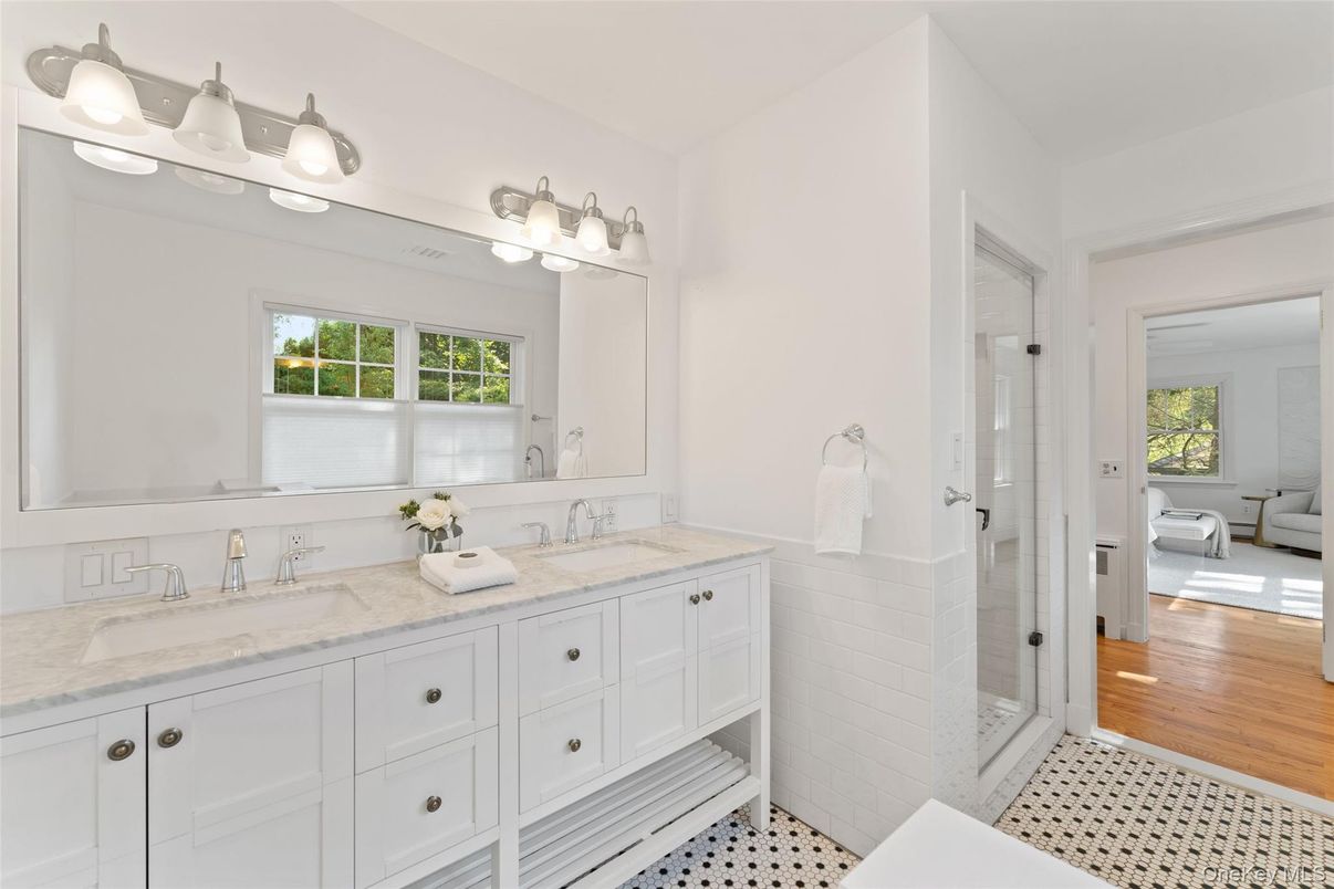 Bathroom, Dual Sink Vanities, Interior, Wood Texture Flooring