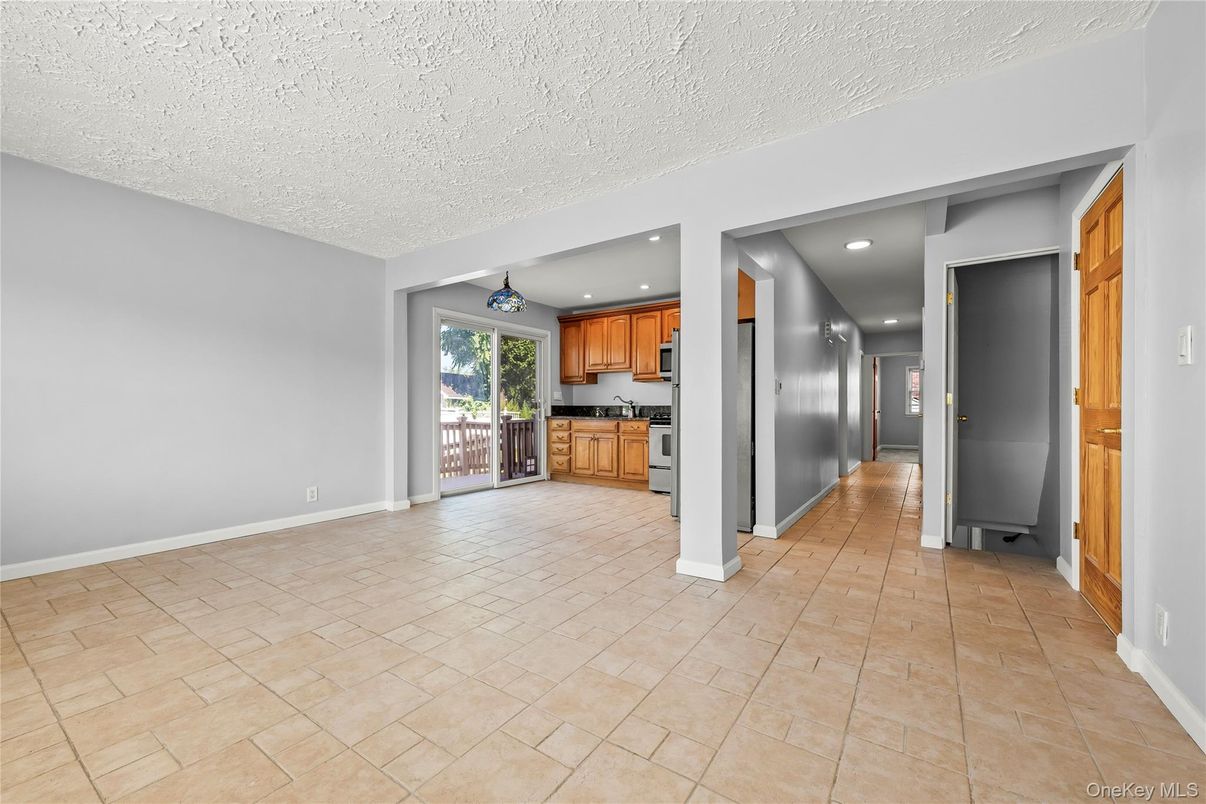 Empty room, Interior, Kitchen, Recessed Lighting