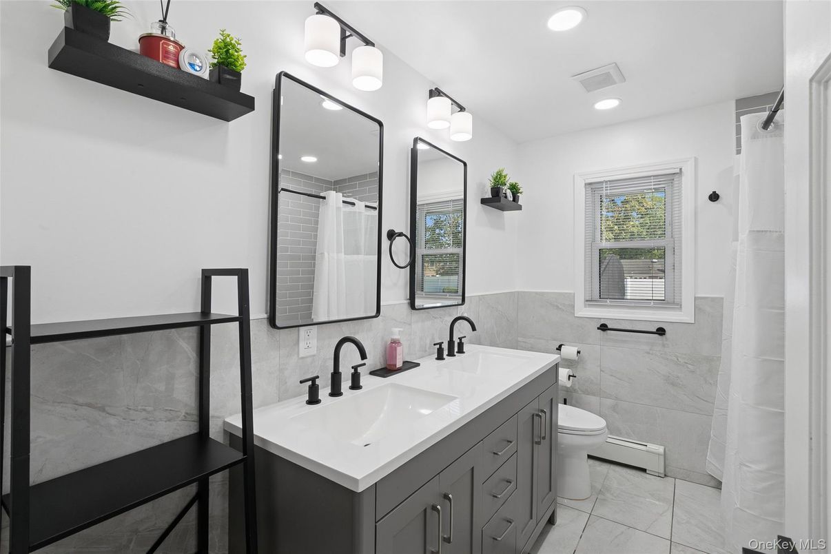 Bathroom, Dual Sink Vanities, Interior, Recessed Lighting