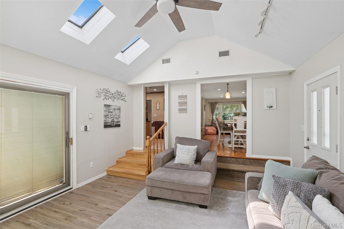 Dining room, Interior, Pendant Lights, Recessed Lighting, Wood Texture Flooring