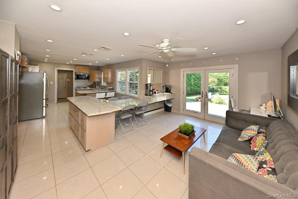 Interior, Kitchen, Living room, Recessed Lighting, Stainless Steel Appliances