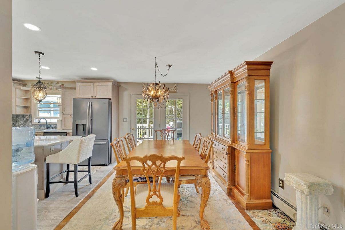 Chandelier, Dining room, Interior, Kitchen, Marble, Pendant Lights, Recessed Lighting