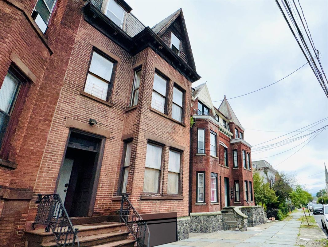 Exterior, Facade, Brick Facade, Rowhouse