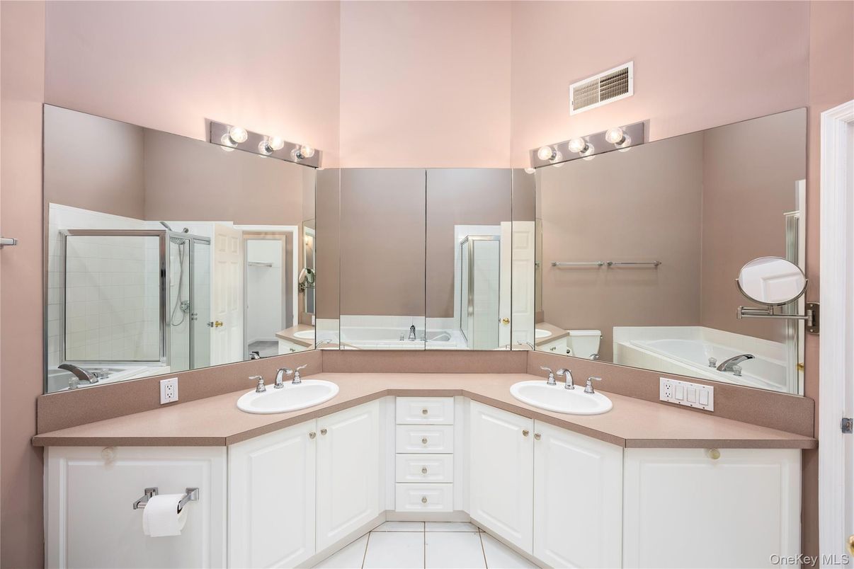 Bathroom, Dual Sink Vanities, Interior