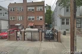 Exterior, Facade, Brick Facade, Rowhouse