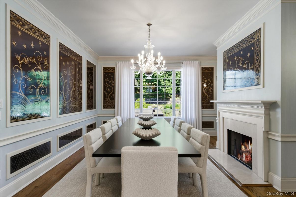 Chandelier, Dining room, Fireplace, Interior, Wood Texture Flooring