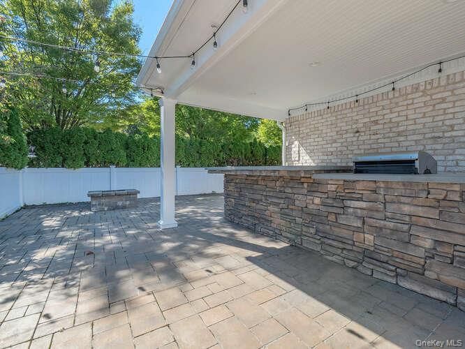 Exterior, Outdoor Kitchen