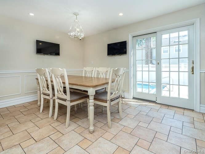 Dining room, Interior, Pendant Lights, Recessed Lighting