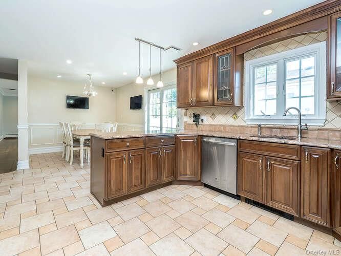 Dining room, Interior, Kitchen, Pendant Lights, Recessed Lighting, Stainless Steel Appliances