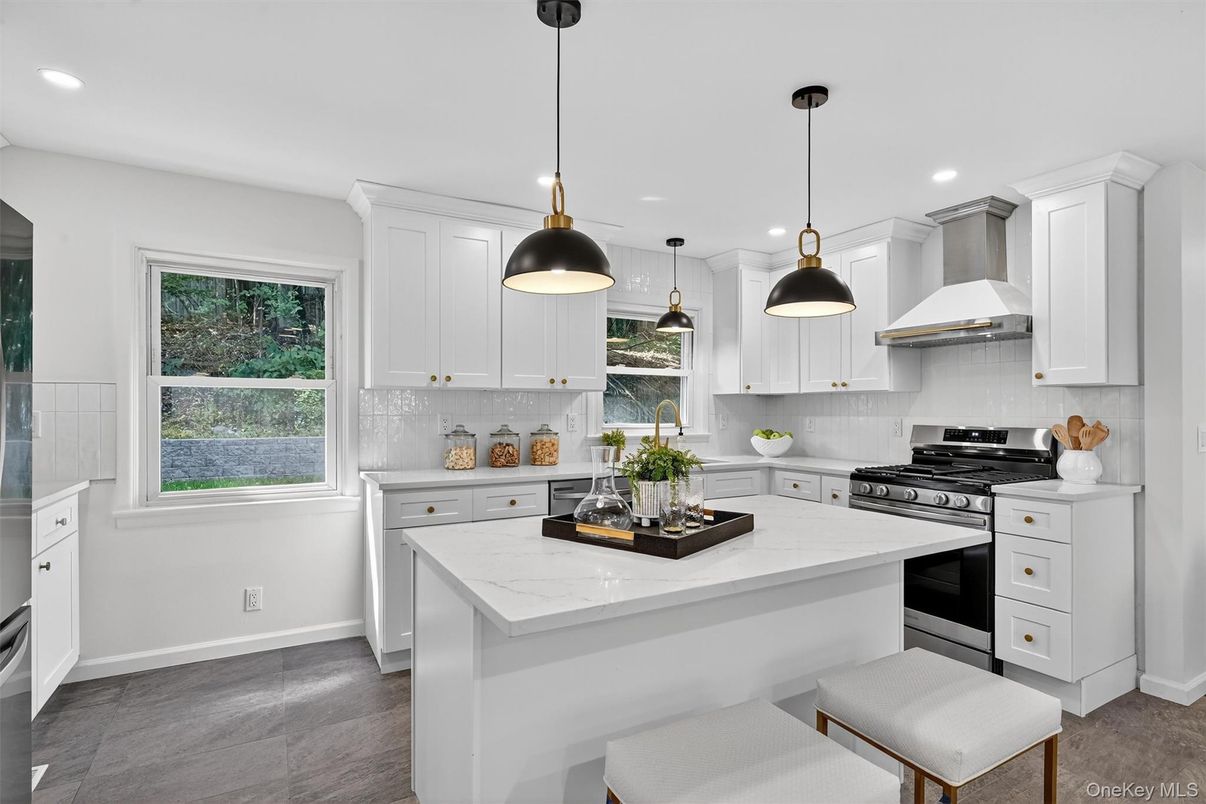Interior, Kitchen, Pendant Lights, Recessed Lighting, Stainless Steel Appliances