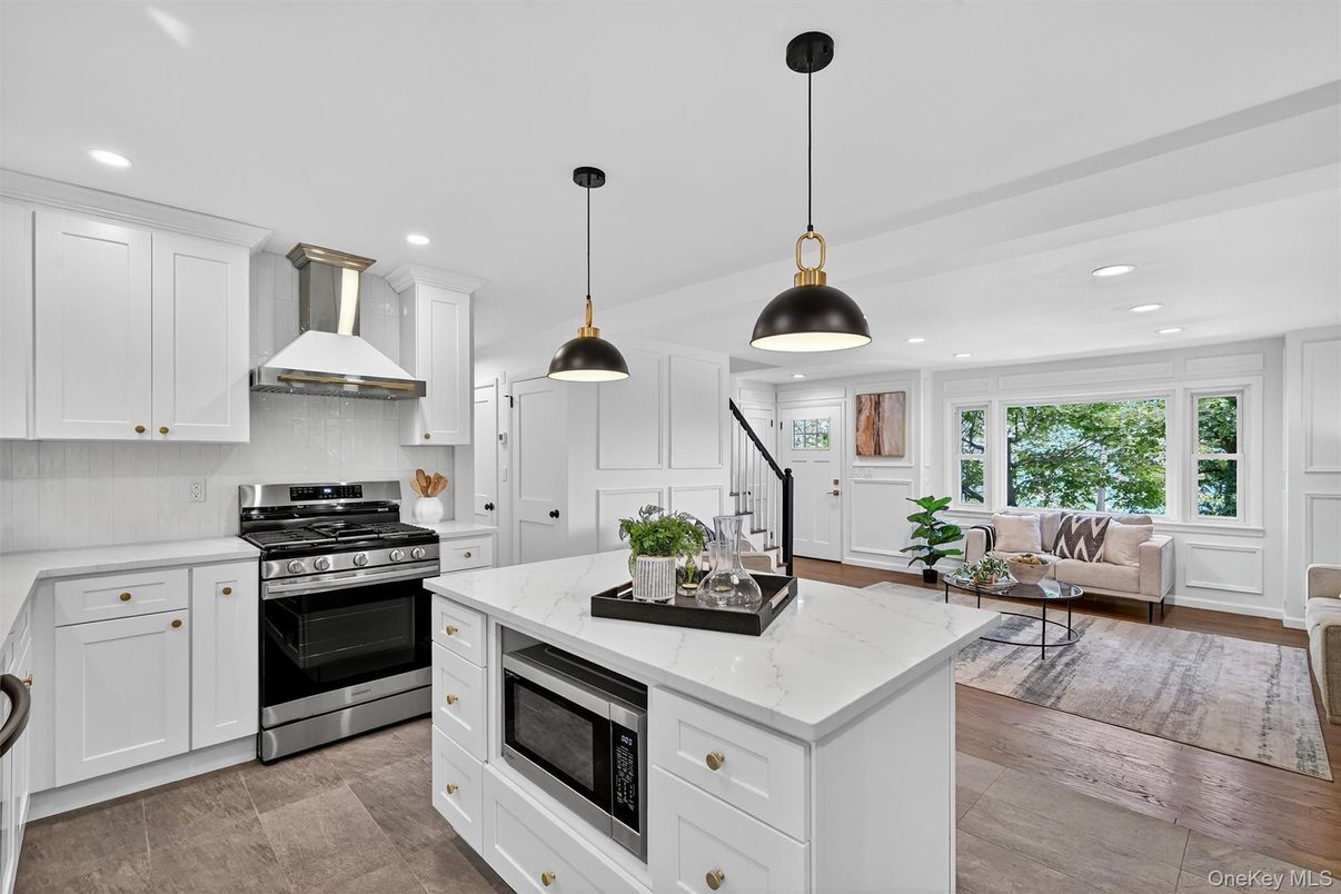 Interior, Kitchen, Living room, Pendant Lights, Recessed Lighting, Stainless Steel Appliances, Wood Texture Flooring