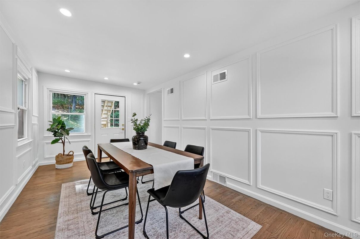 Dining room, Interior, Recessed Lighting, Wood Texture Flooring