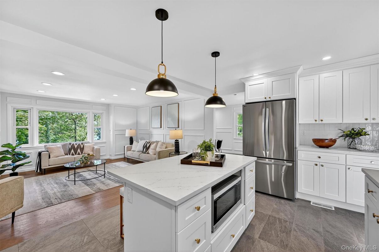 Interior, Kitchen, Living room, Pendant Lights, Recessed Lighting, Stainless Steel Appliances, Wood Texture Flooring