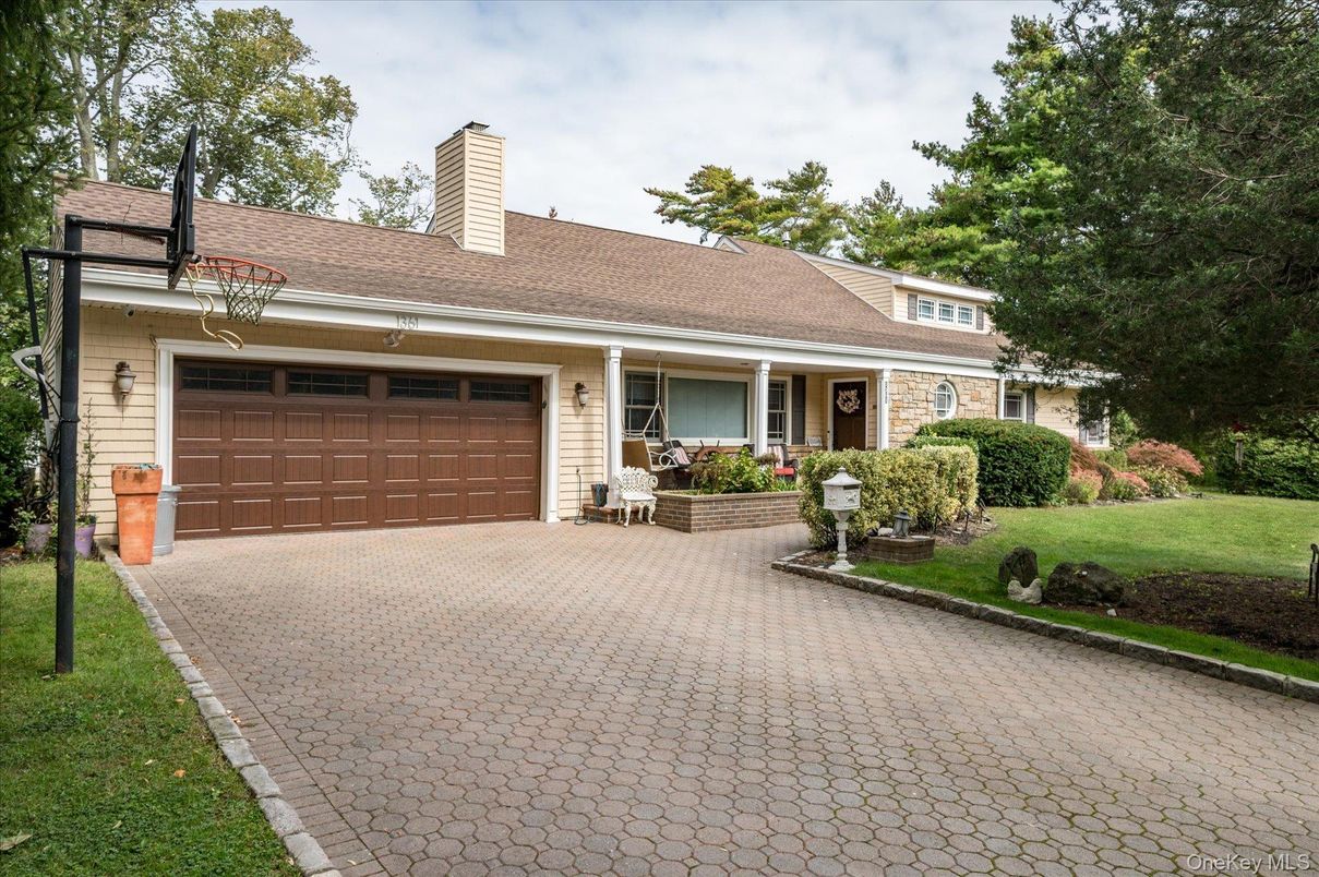 Attached, Exterior, Facade, Brick Facade, Cape Cod