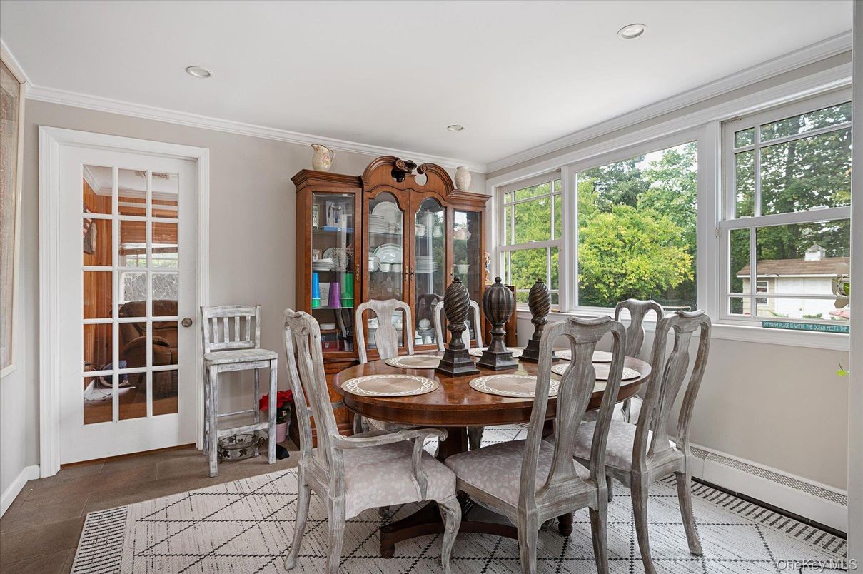Dining room, Interior, Recessed Lighting