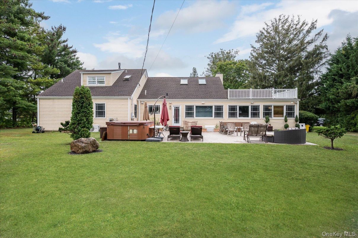 Backyard, Exterior, Hot Tub