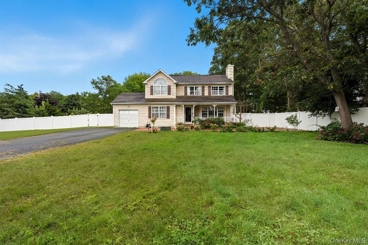 Attached, Backyard, Exterior, Facade, Georgian
