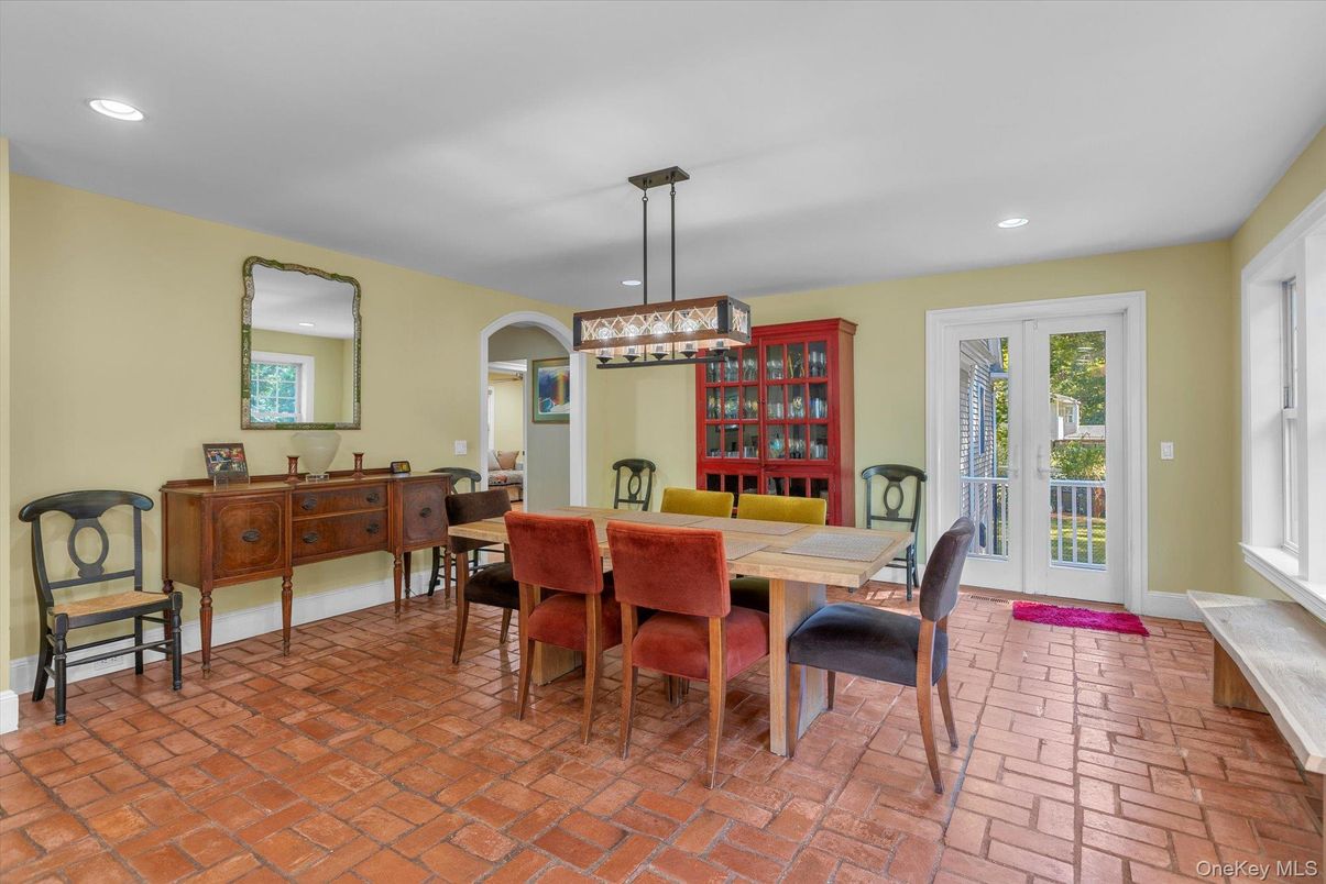 Dining room, Interior, Pendant Lights, Recessed Lighting