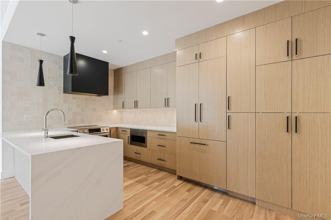 Interior, Kitchen, Pendant Lights, Recessed Lighting, Wood Texture Flooring