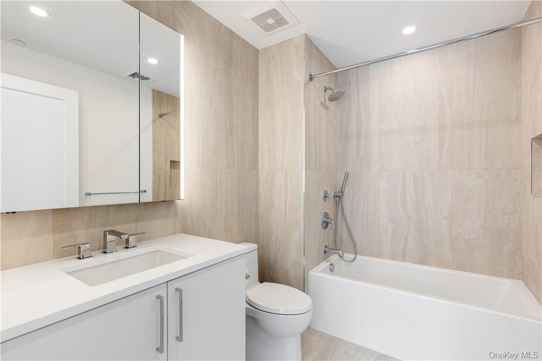 Bathroom, Interior, Recessed Lighting