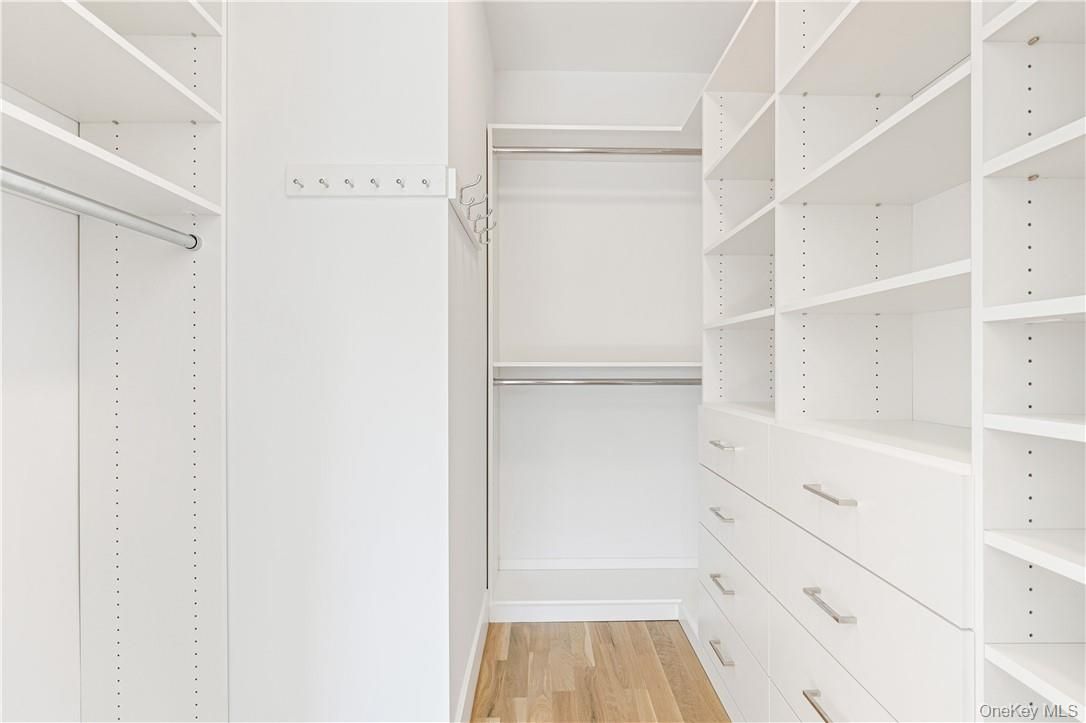 Interior, Walk-in Closets, Wood Texture Flooring