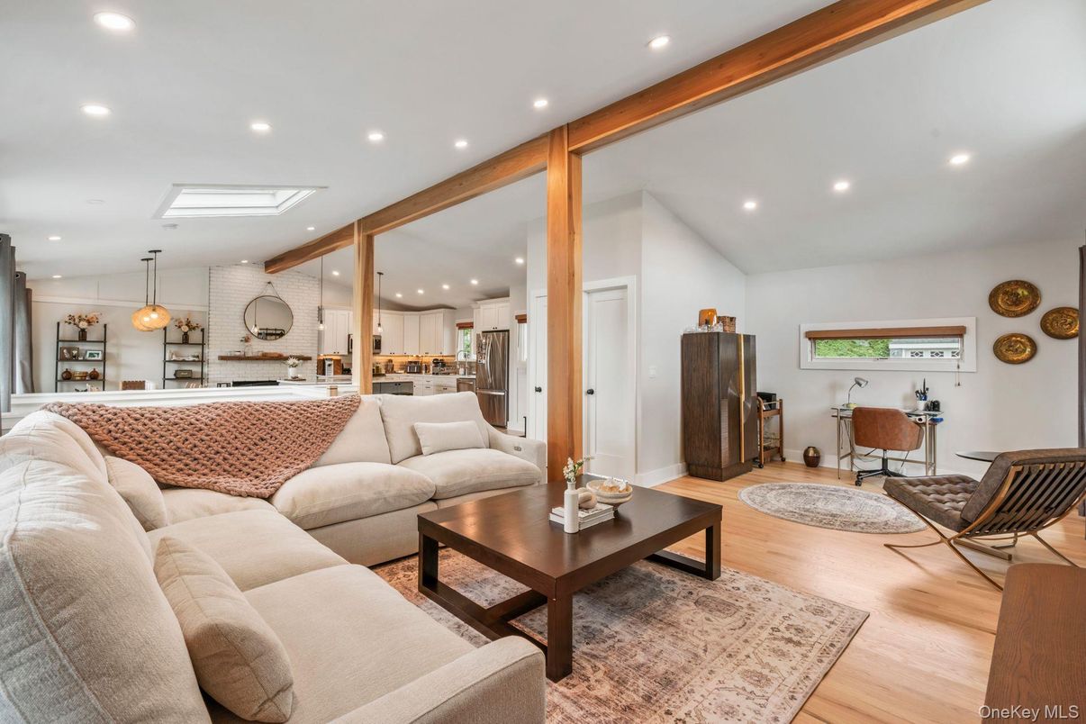 Dining room, Interior, Kitchen, Living room, Pendant Lights, Recessed Lighting, Stainless Steel Appliances, Wood Texture Flooring