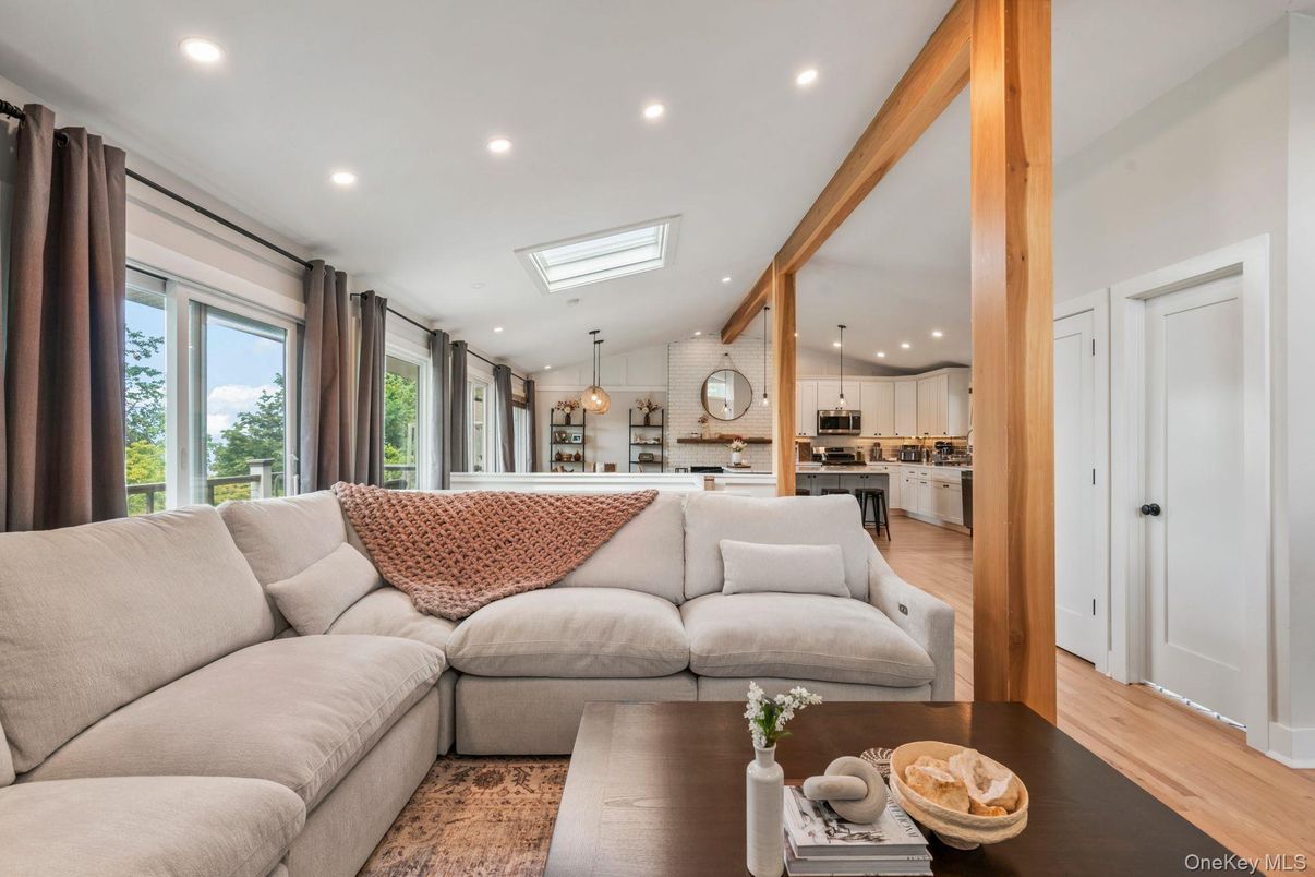 Interior, Kitchen, Living room, Pendant Lights, Recessed Lighting, Wood Texture Flooring