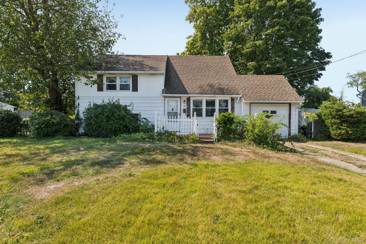 Attached, Backyard, Exterior, Facade, Cape Cod