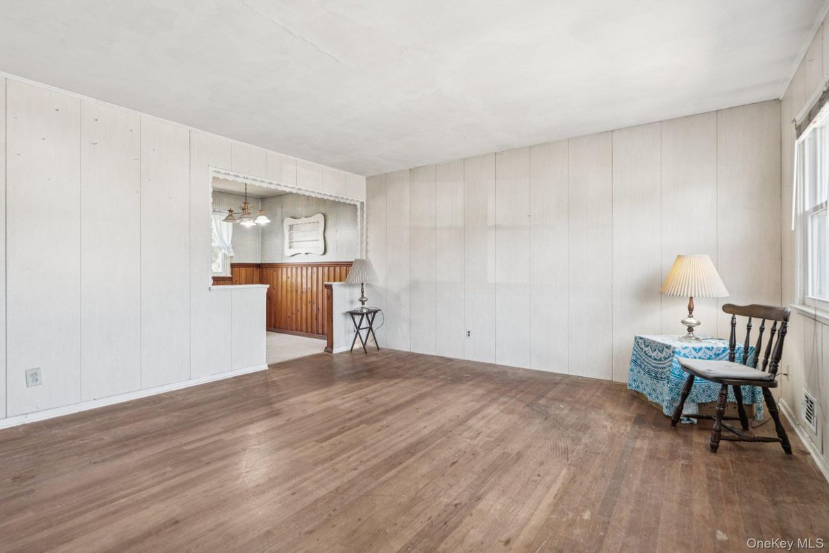 Interior, Pendant Lights, Wood Texture Flooring