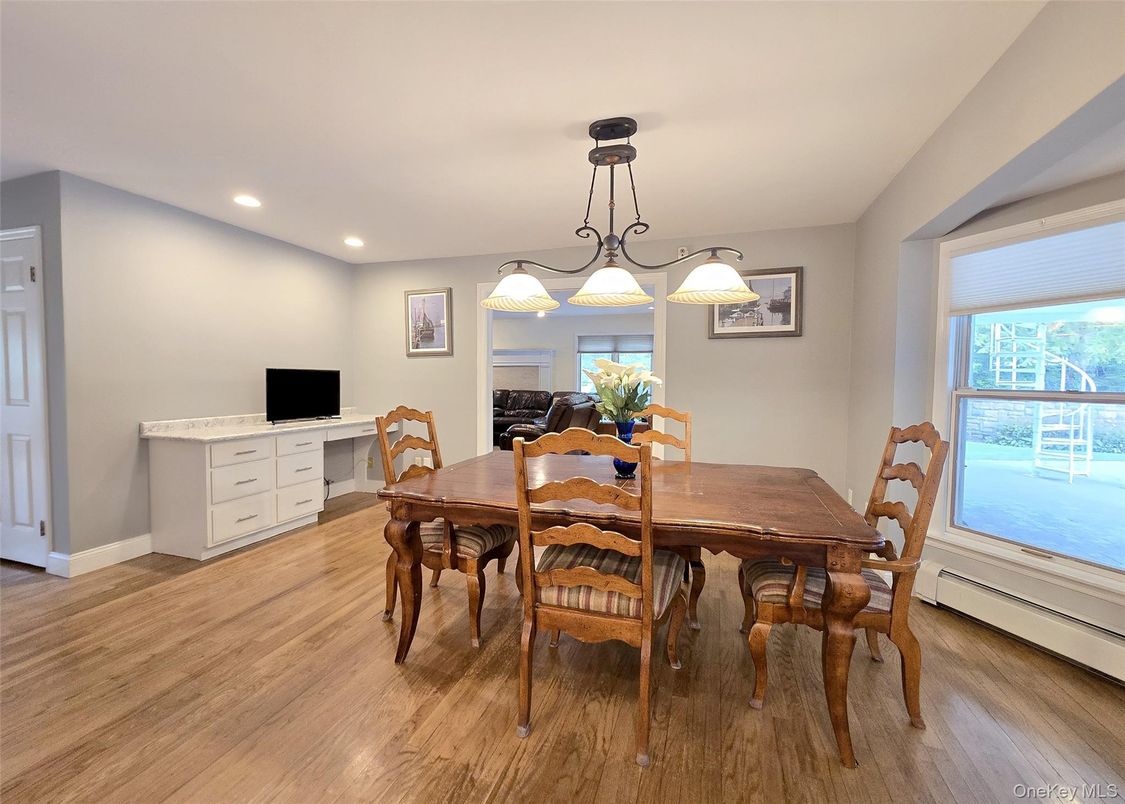 Chandelier, Dining room, Interior, Recessed Lighting, Wood Texture Flooring