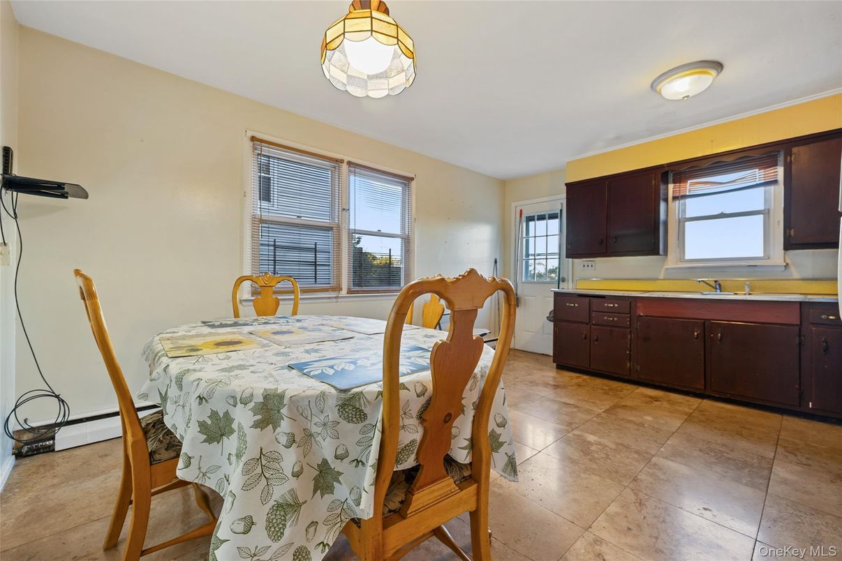 Dining room, Interior