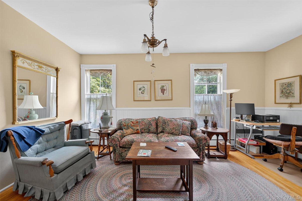 Home Office, Interior, Living room, Pendant Lights, Wood Texture Flooring