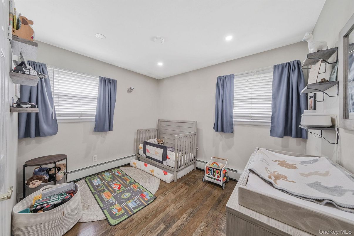 Interior, Recessed Lighting, Walk-in Closets, Wood Texture Flooring