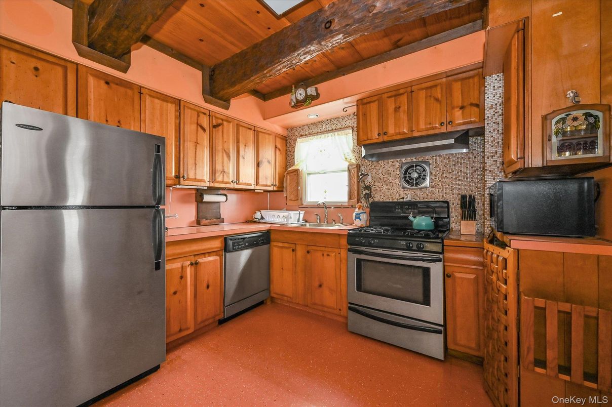 Interior, Kitchen, Stainless Steel Appliances, Wooden Beams, Wooden Ceilings