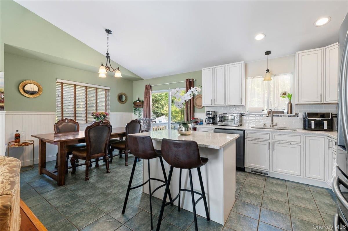 Dining room, Interior, Kitchen, Pendant Lights, Recessed Lighting