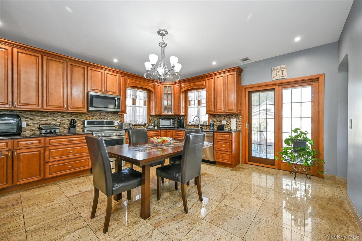Chandelier, Dining room, Interior, Kitchen, Recessed Lighting