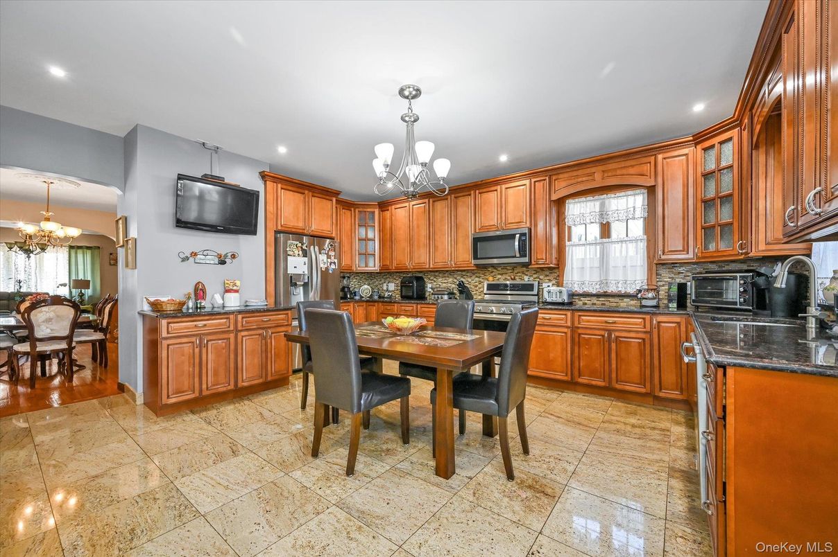Chandelier, Dining room, Interior, Kitchen, Recessed Lighting
