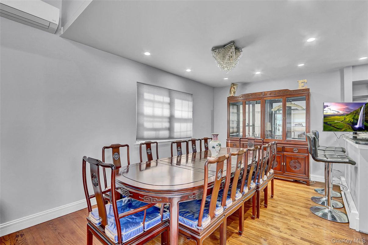 Dining room, Interior, Recessed Lighting, Wood Texture Flooring