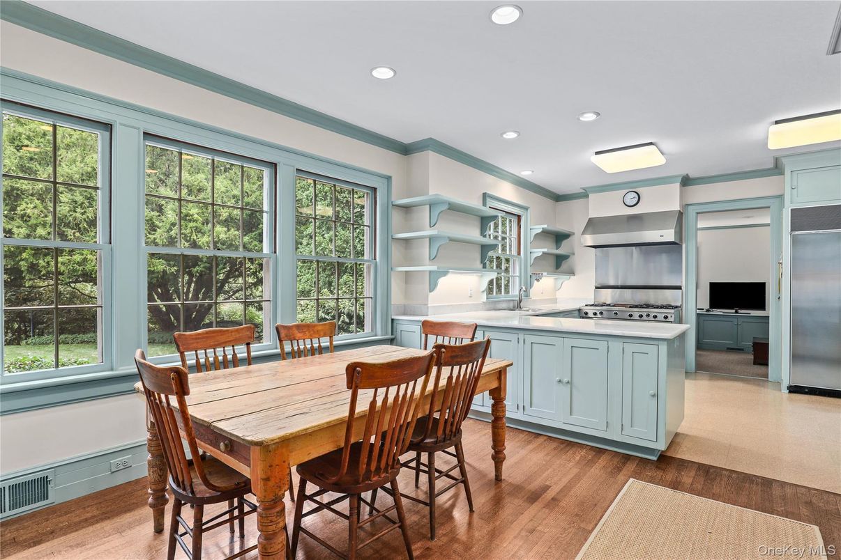 Dining room, Interior, Kitchen, Recessed Lighting, Stainless Steel Appliances, Wood Texture Flooring