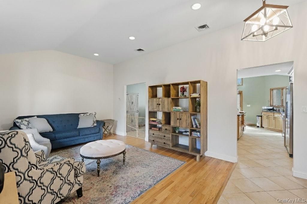Interior, Living room, Pendant Lights, Recessed Lighting, Wood Texture Flooring