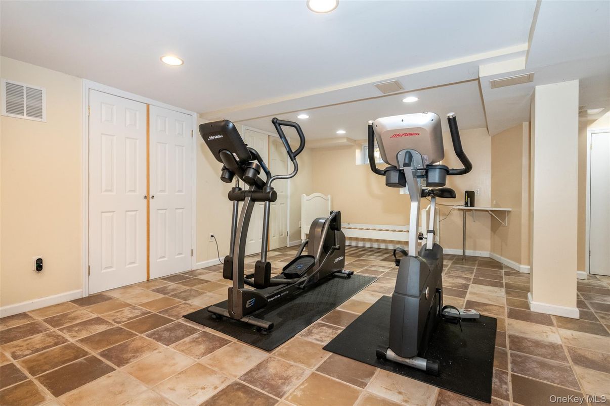 Fitness Equipment, Interior, Recessed Lighting