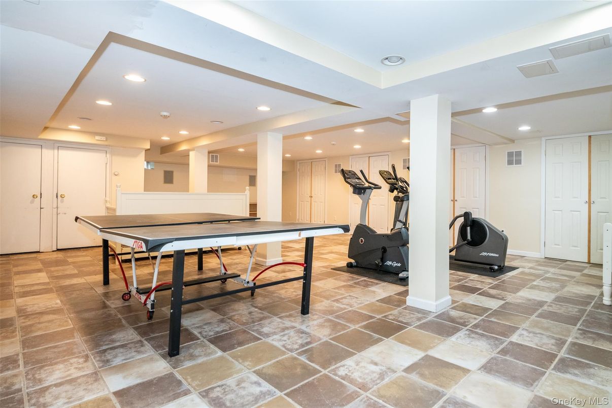 Fitness Equipment, Game Room, Interior, Recessed Lighting