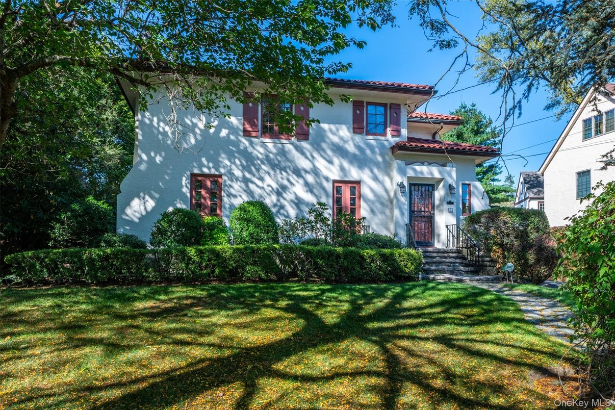 Backyard, Exterior, Facade, Mediterranean