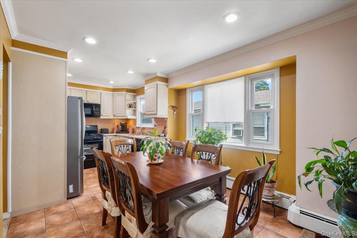 Dining room, Interior, Kitchen, Recessed Lighting