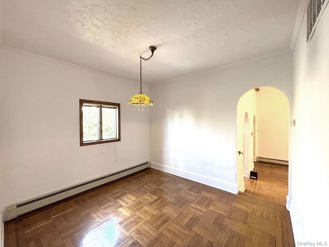 Empty room, Interior, Pendant Lights, Wood Texture Flooring