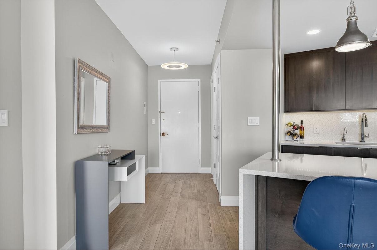 Interior, Pendant Lights, Recessed Lighting, Wood Texture Flooring
