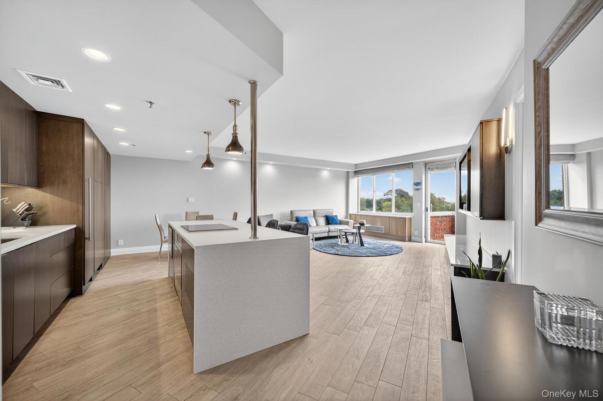 Dining room, Interior, Living room, Pendant Lights, Recessed Lighting, Wood Texture Flooring