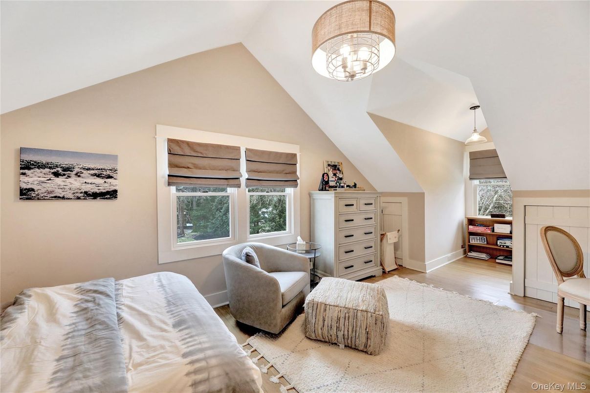 Bedroom, Interior, Pendant Lights, Wood Texture Flooring