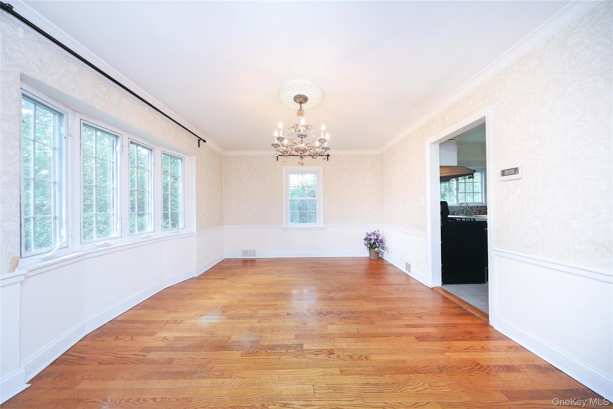 Chandelier, Empty room, Interior, Wood Texture Flooring